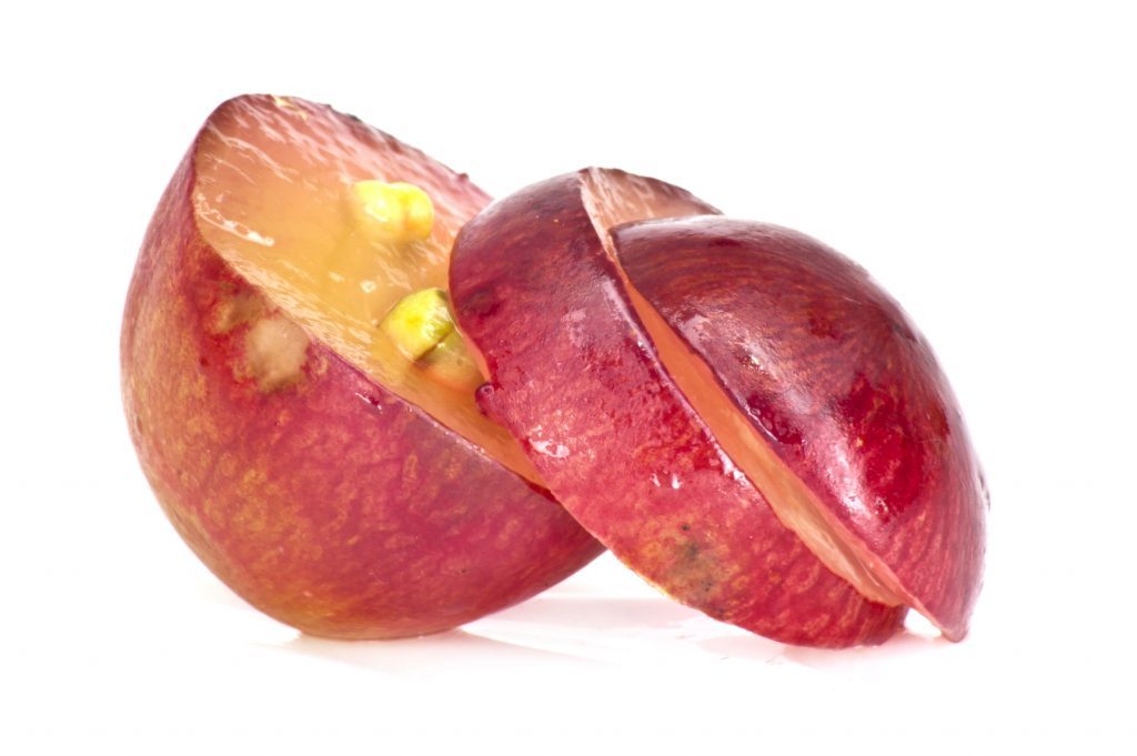 Le Resveratrol bio extrait de la peau du raisin rouge est un anti cancer naturel puissant comme les amandes amères d'abricot, l'artemisia annua ou les feuilles de graviola corossol